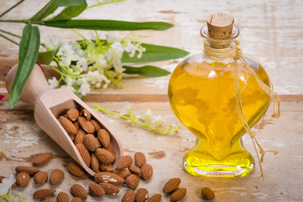 خواص روغن بادام تلخ و تاثیرات آن بر مو