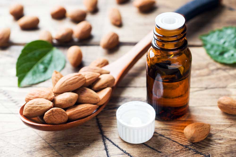 روغن بادام تلخ برای مو چه فایده ای دارد؟ راهنمایی کامل در استفاده از این روغن گیاهی
